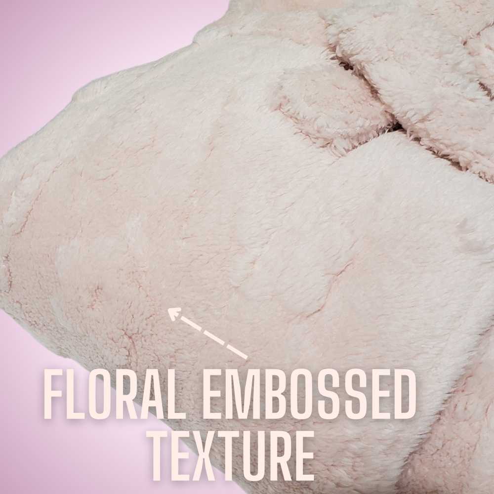 PJ SALVAGE Robe Medium Faux Fur Floral Let's Get Cozy Embossed Hooded Pink Pearl - Picture 4 of 5